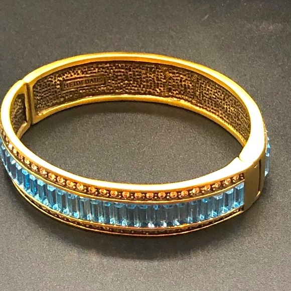 Heidi Daus 🆕 “Captivating Gigi” bangle baguettes bracelet M/L - Picture 4 of 11